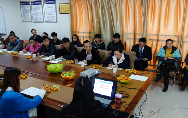 JDB电子第四届客户沙龙及网络营销分享会于2013年10月23日举行，30余家客户参加了本次沙龙和讲座，并给予高度赞许和认可。事实证明，JDB电子在不断强化产品和服务品质的同时，JDB电子官网还持续不断加强对客户网站运营和营销推广上的支持。选择JDB电子，就是选择了一条通往新媒体营销和电子商务的捷径。